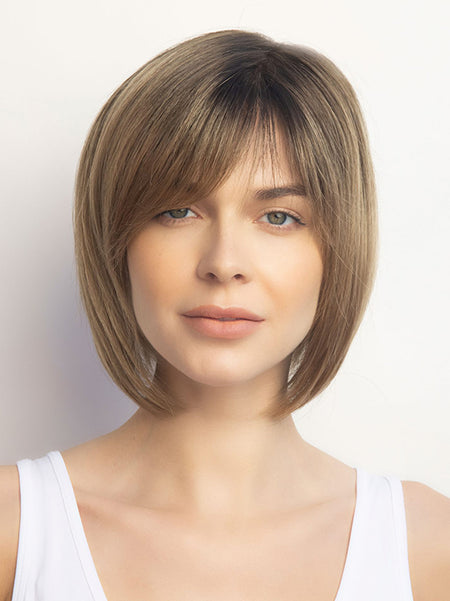 Reign : Lace Front Synthetic Wig
