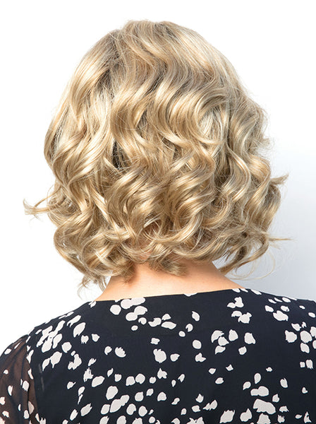 Reign : Lace Front Synthetic Wig