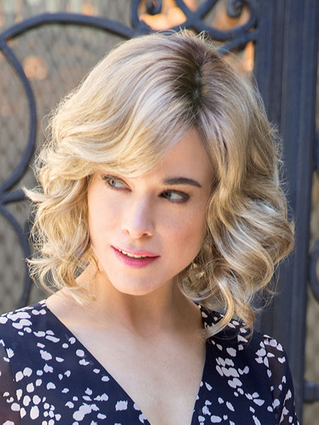 Reign : Lace Front Synthetic Wig